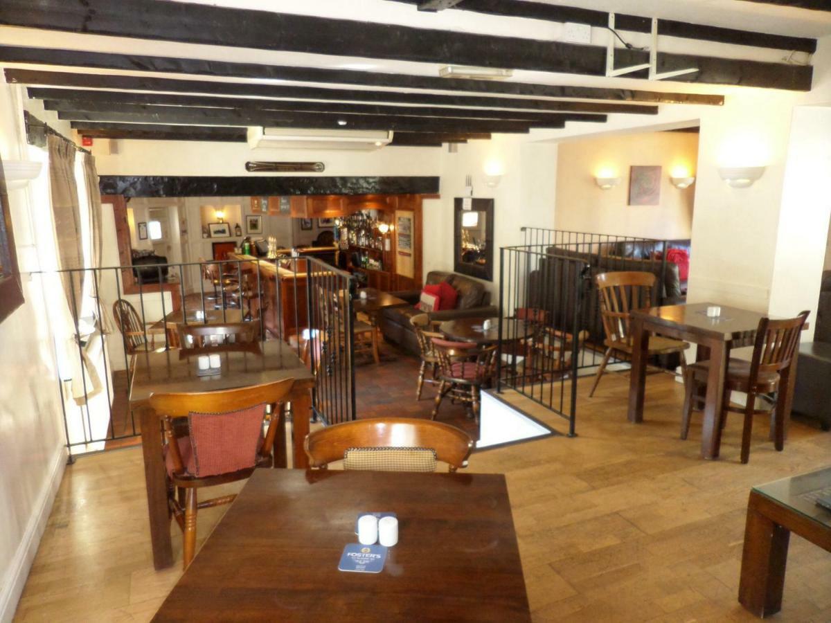 The Poachers Inn Piddletrenthide Esterno foto